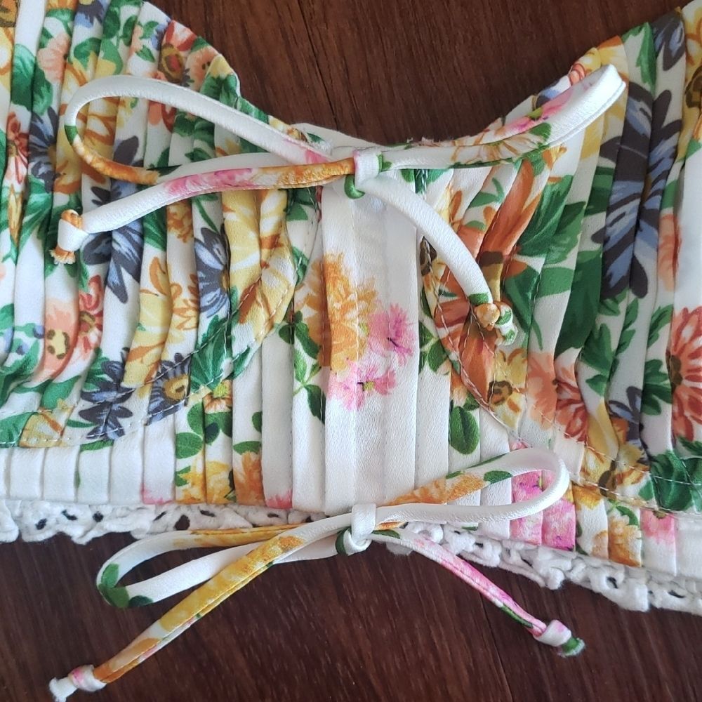 For Love & Lemons Floral Pleated Chic Feminine Fairy Cottagecore Crop Top Size M - Picture 2 of 7